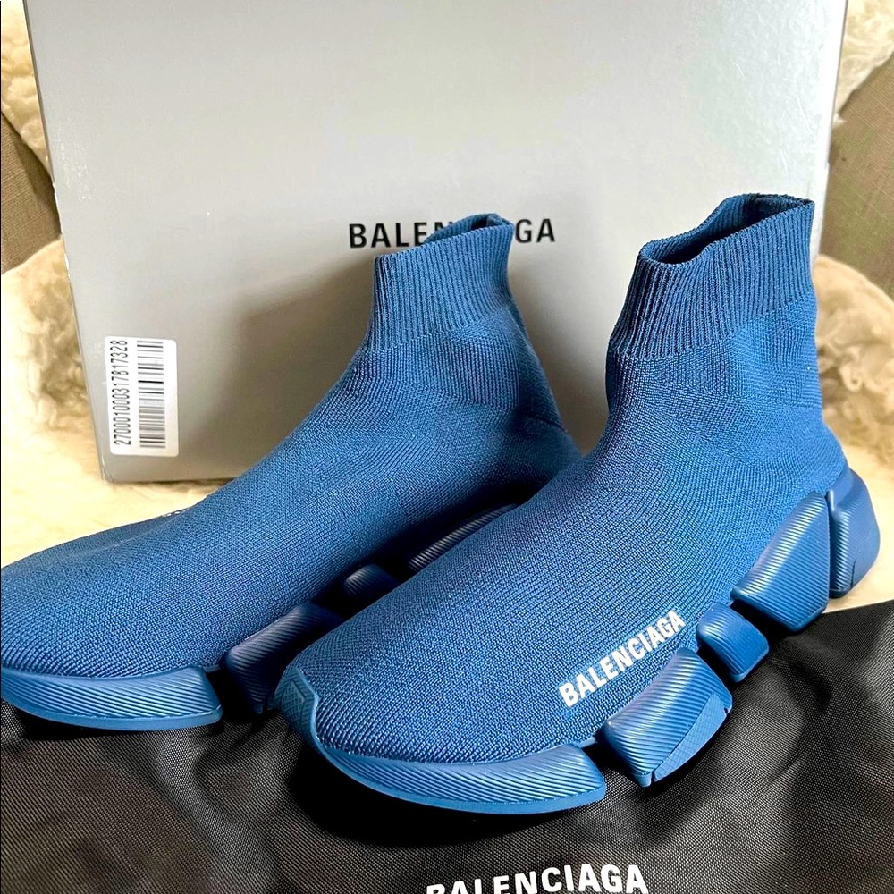 🔥🔥BALENCIAGA BRAND NEW🔥🔥
